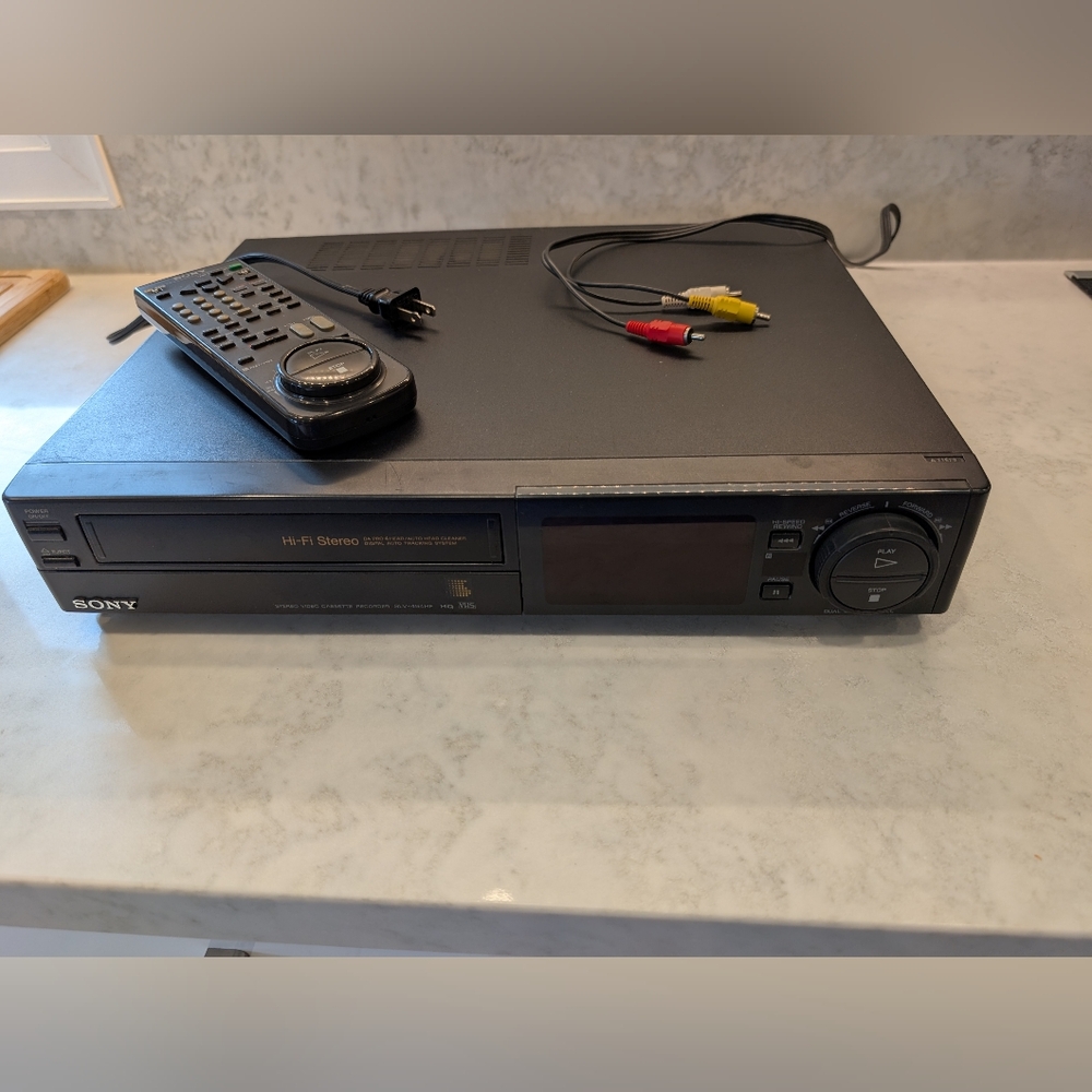 Sony SLV-494HF VCR Hi-Fi Stereo and Sony RMT V102 Remote Control